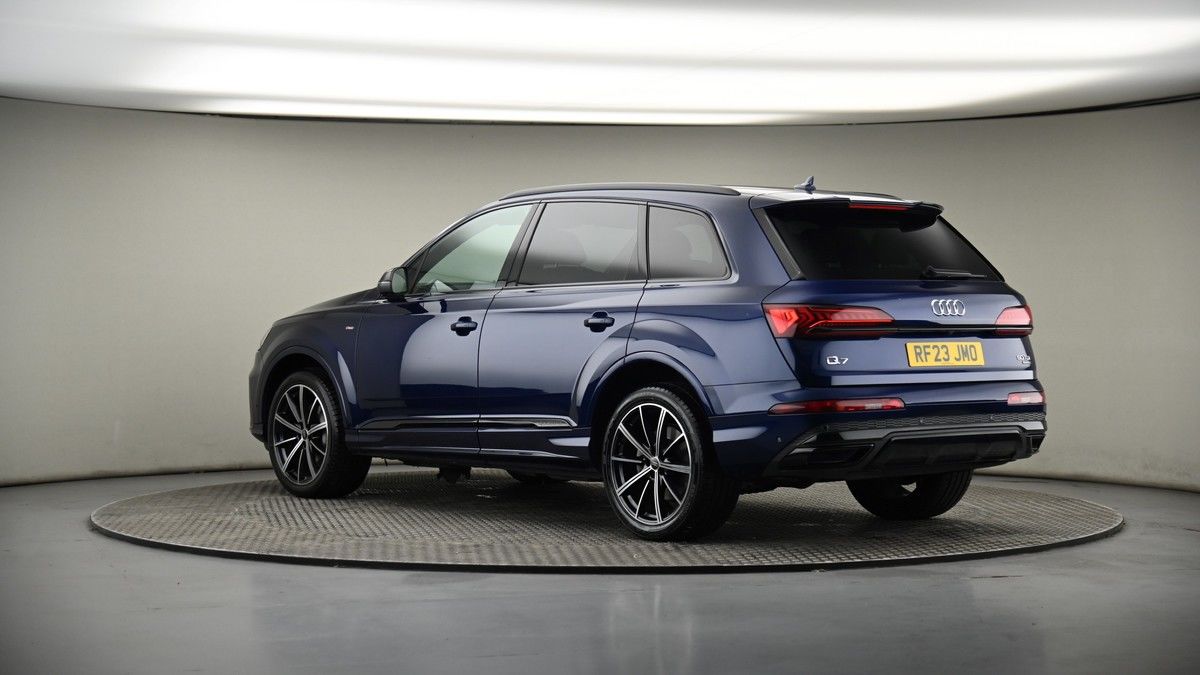 More views of Audi Q7