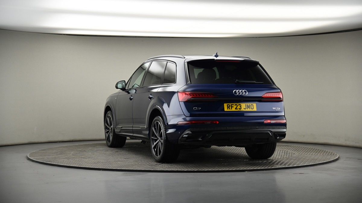 More views of Audi Q7