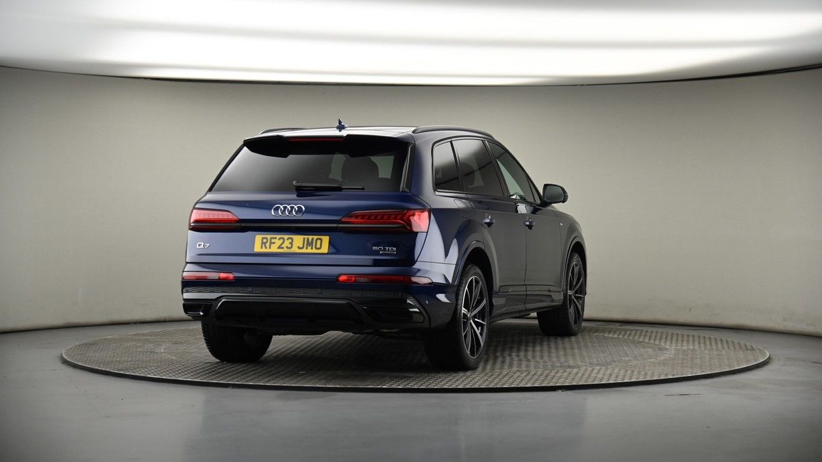More views of Audi Q7