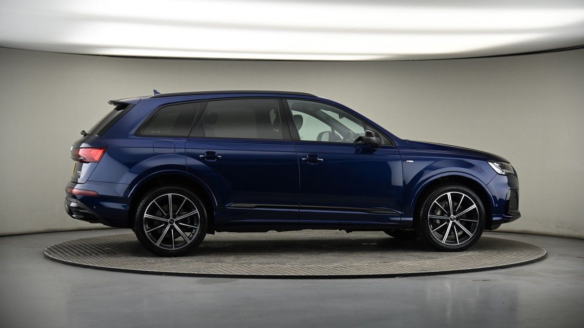 More views of Audi Q7