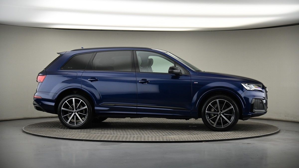 More views of Audi Q7