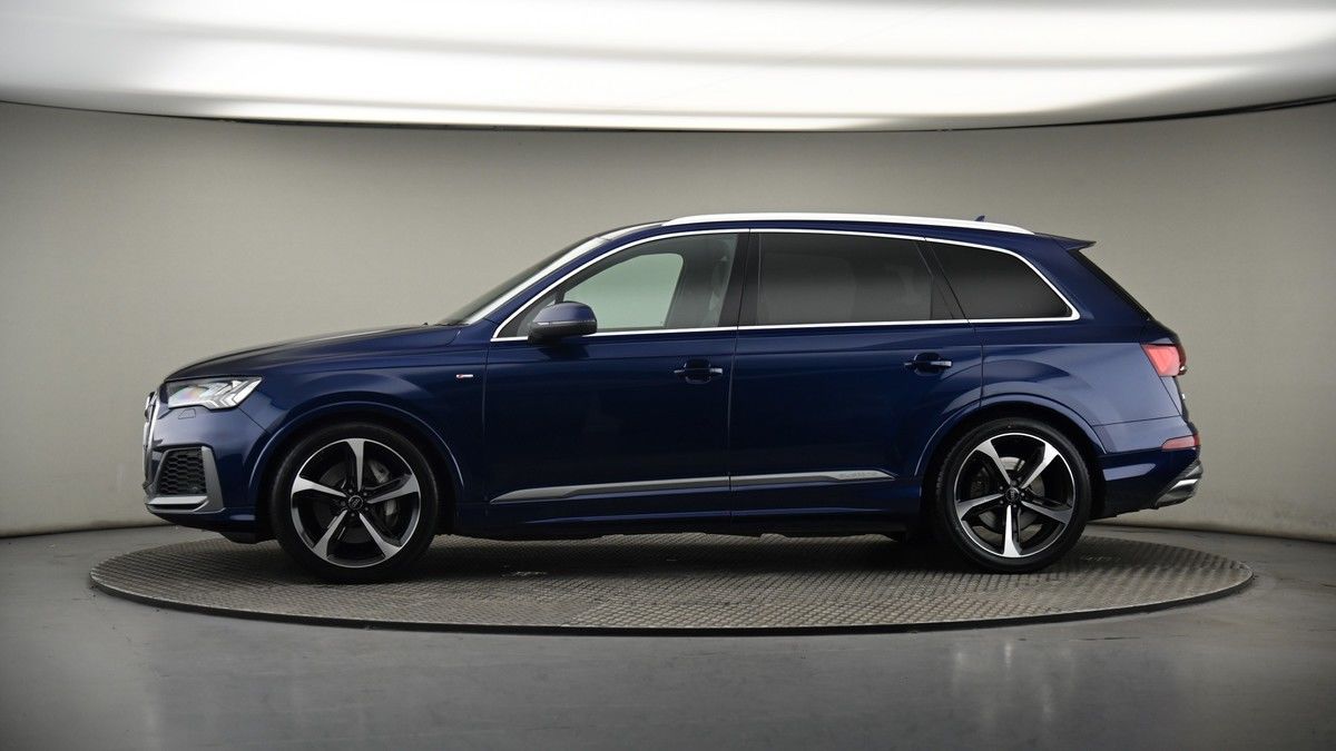 More views of Audi Q7