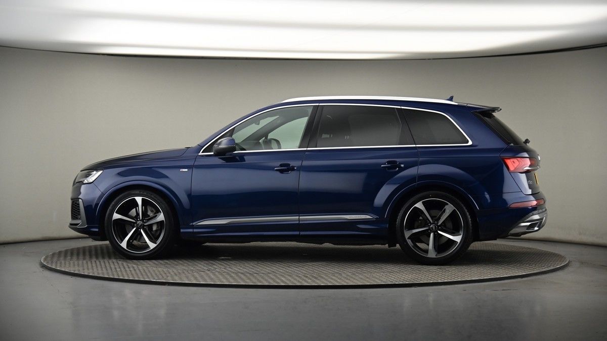 More views of Audi Q7