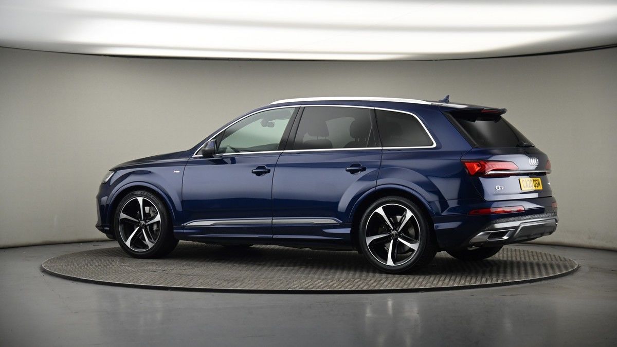 More views of Audi Q7