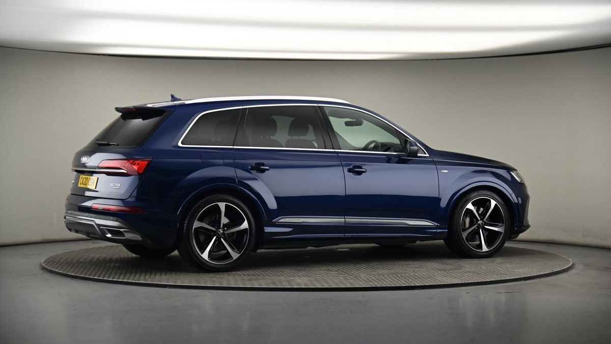 More views of Audi Q7