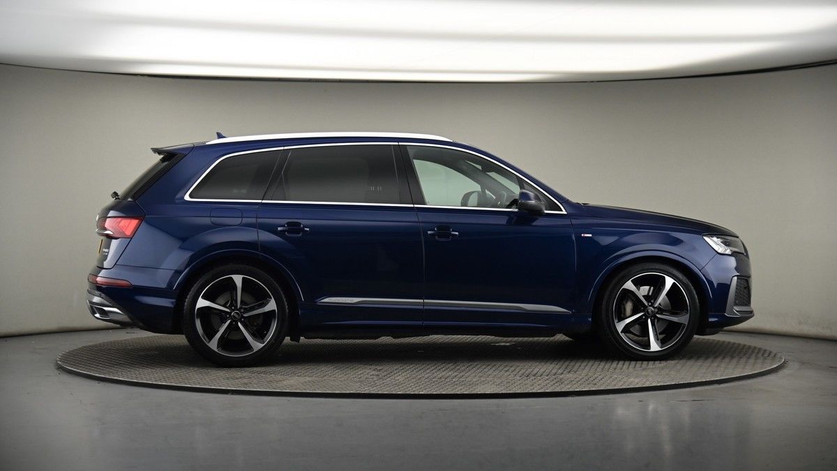 More views of Audi Q7