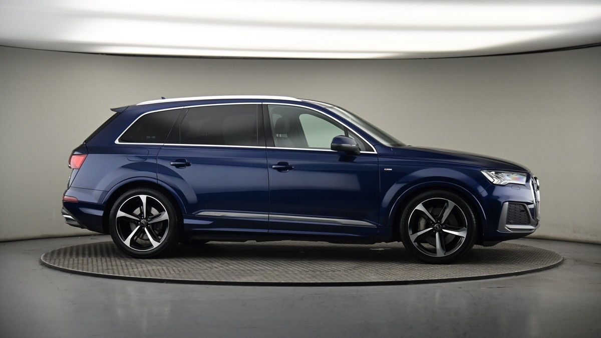 More views of Audi Q7