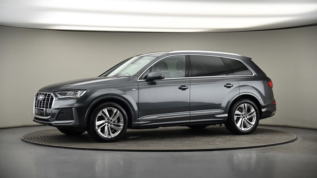 More views of Audi Q7