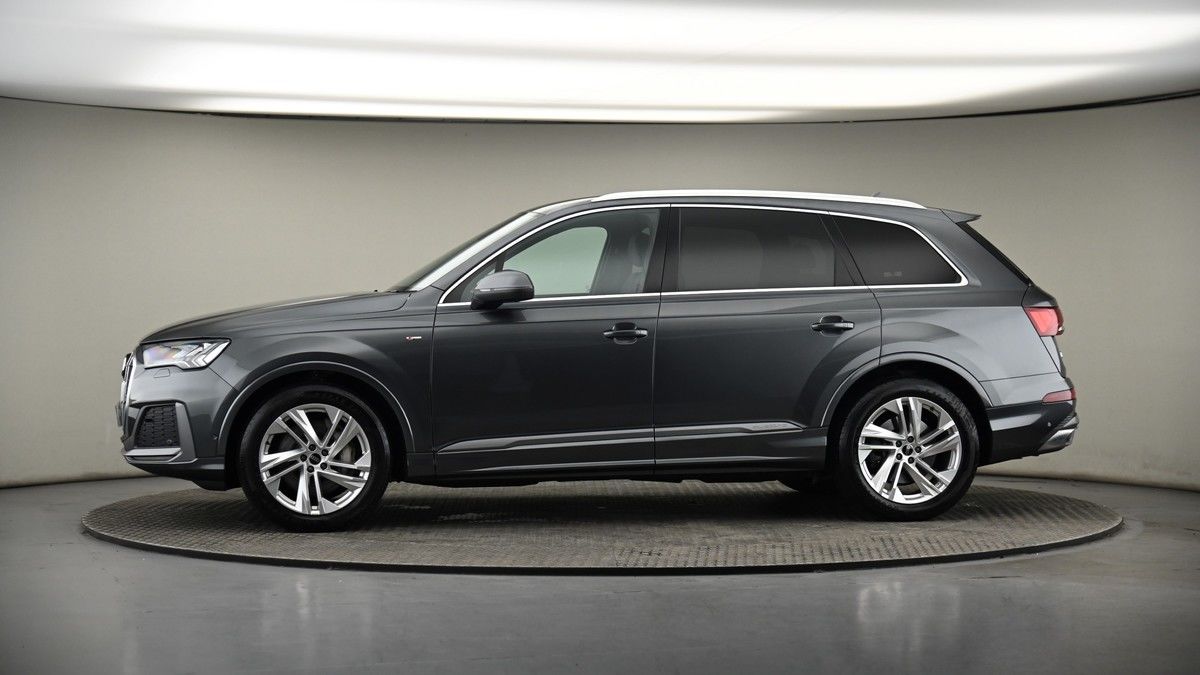 More views of Audi Q7