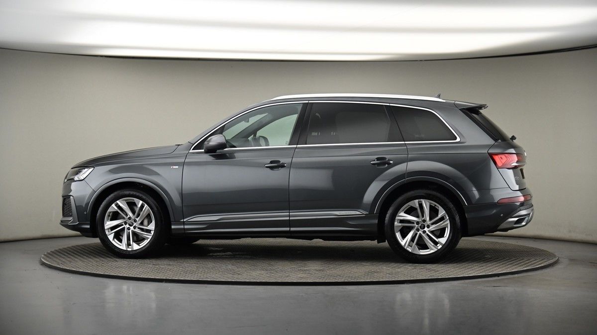 More views of Audi Q7