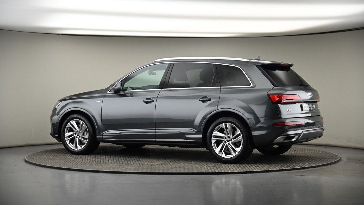 More views of Audi Q7