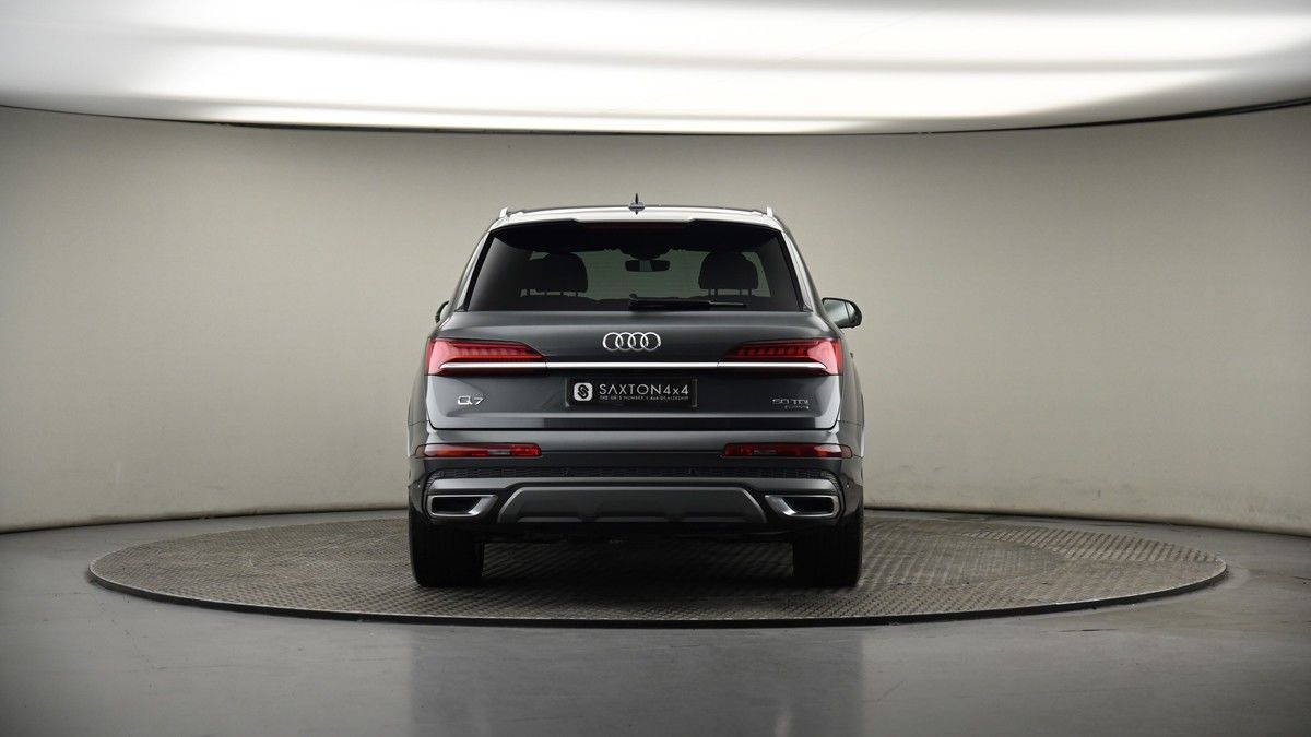 Audi Q7 Image 17
