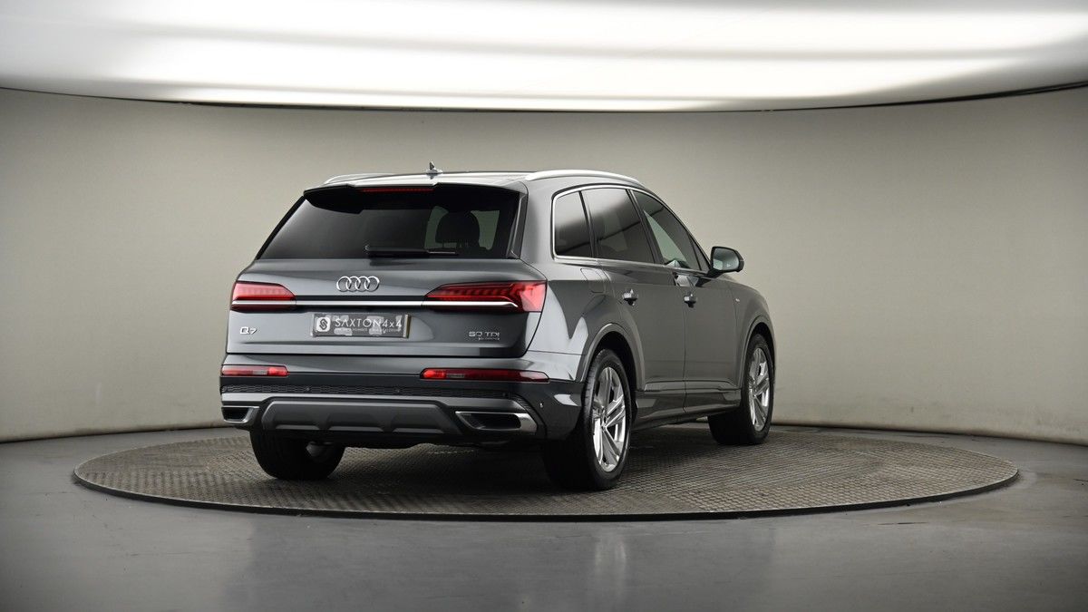 More views of Audi Q7