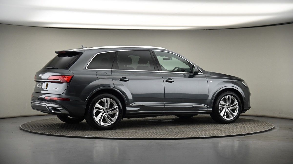 More views of Audi Q7