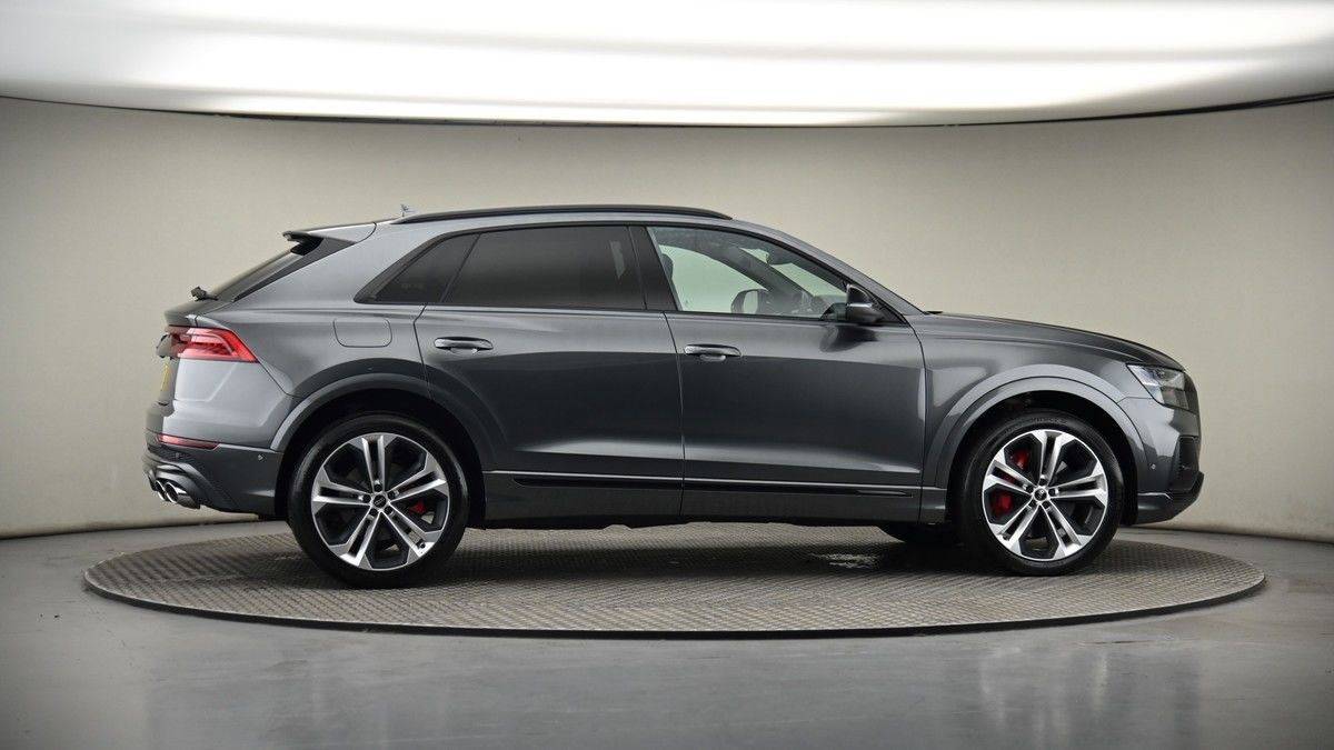 More views of Audi SQ8