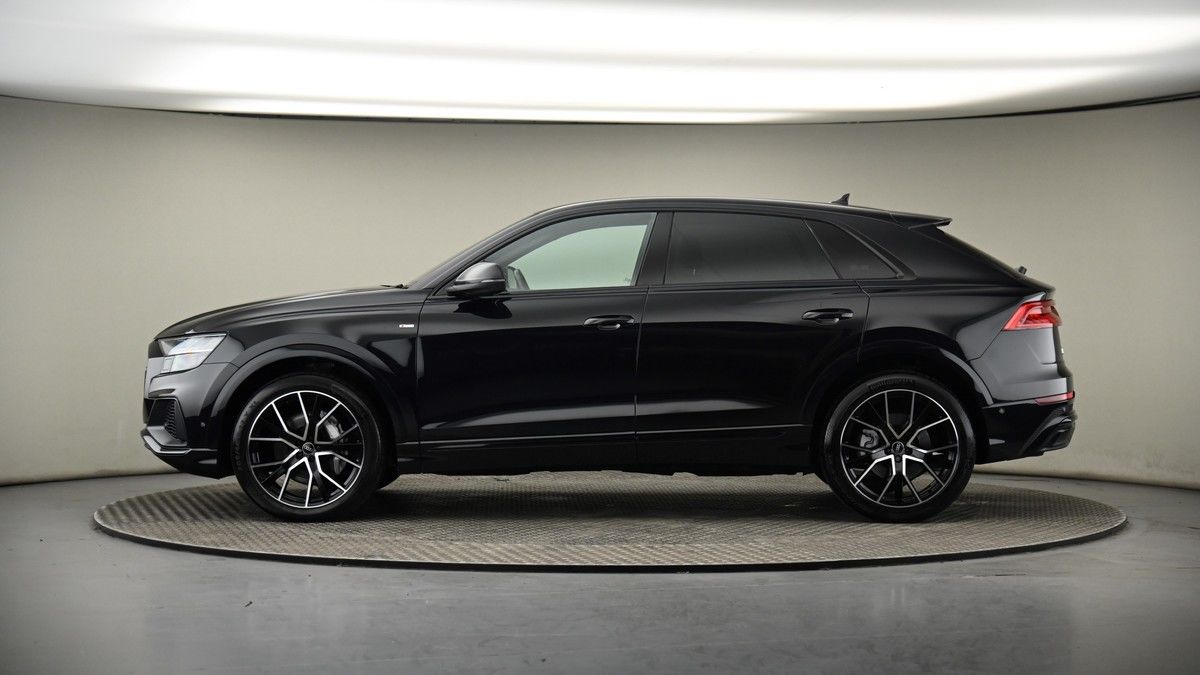 Audi Q8 Image 19