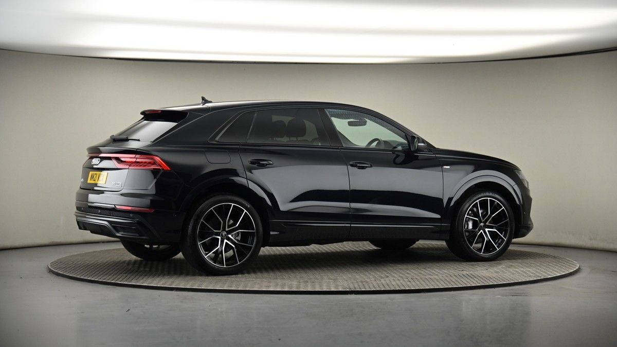 More views of Audi Q8