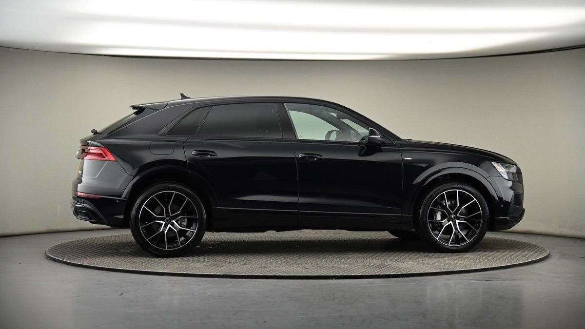 More views of Audi Q8