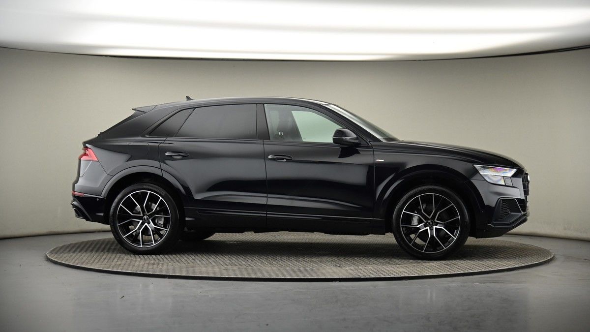 More views of Audi Q8