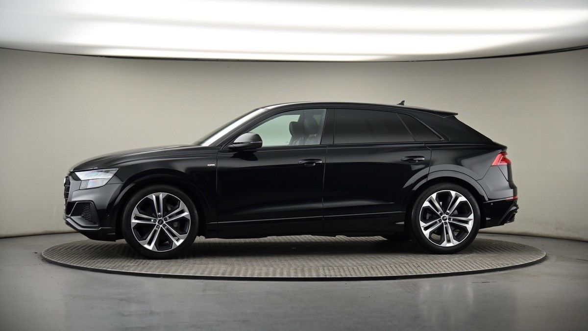 More views of Audi Q8