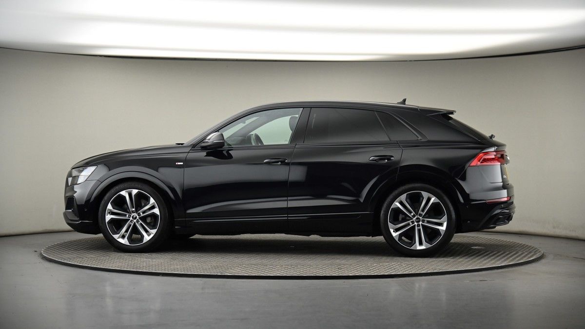 More views of Audi Q8