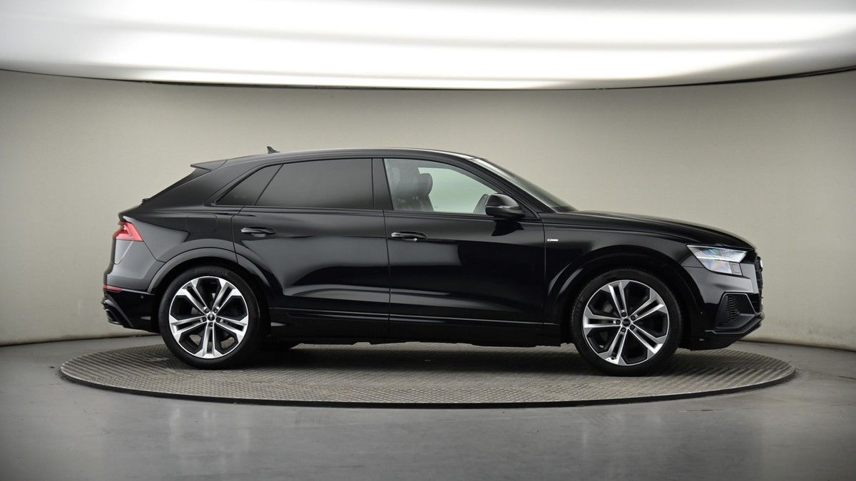 More views of Audi Q8