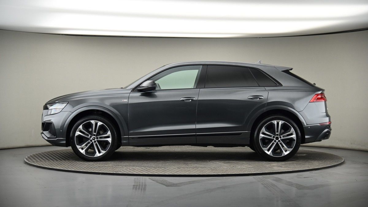 Audi Q8 Image 19