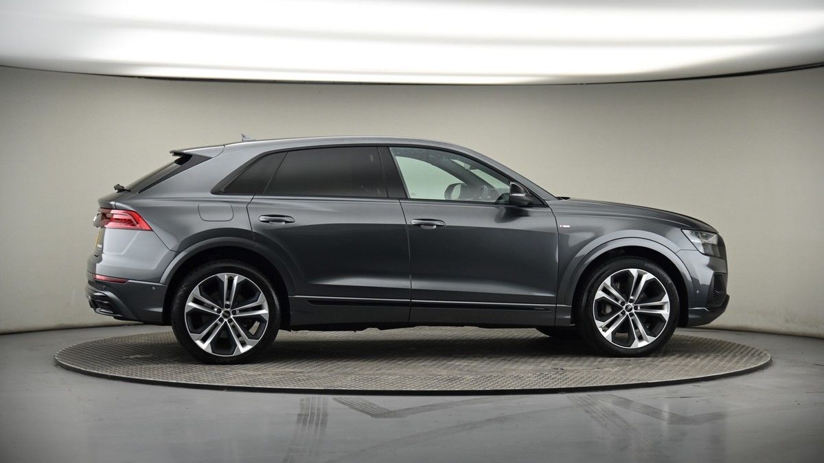 More views of Audi Q8