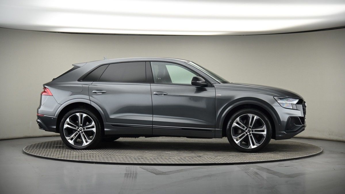 More views of Audi Q8