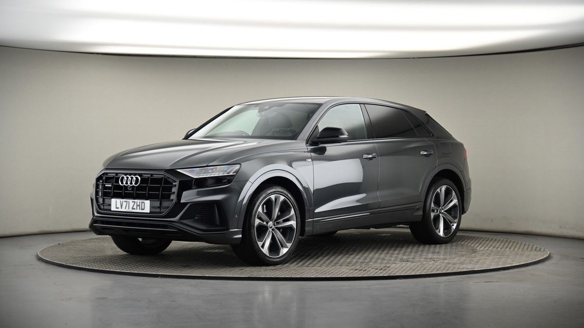 More views of Audi Q8