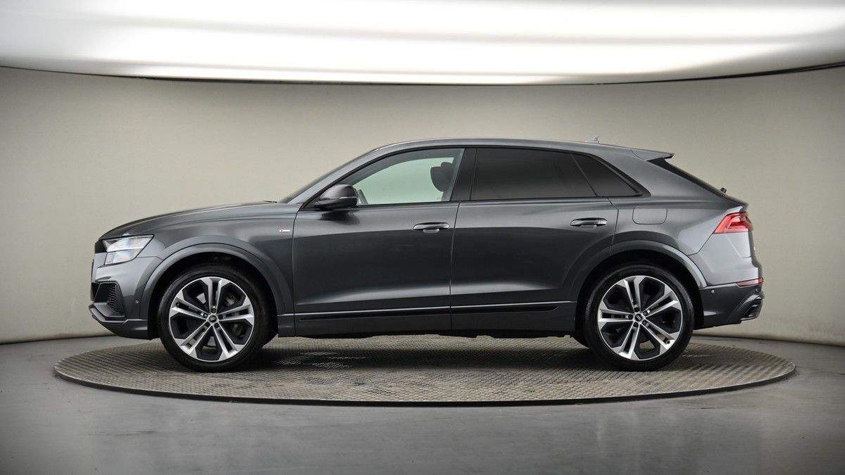 Audi Q8 Image 18