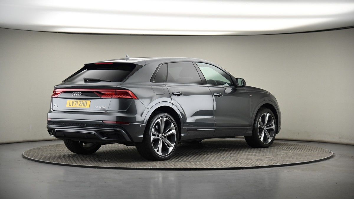 Audi Q8 Image 6