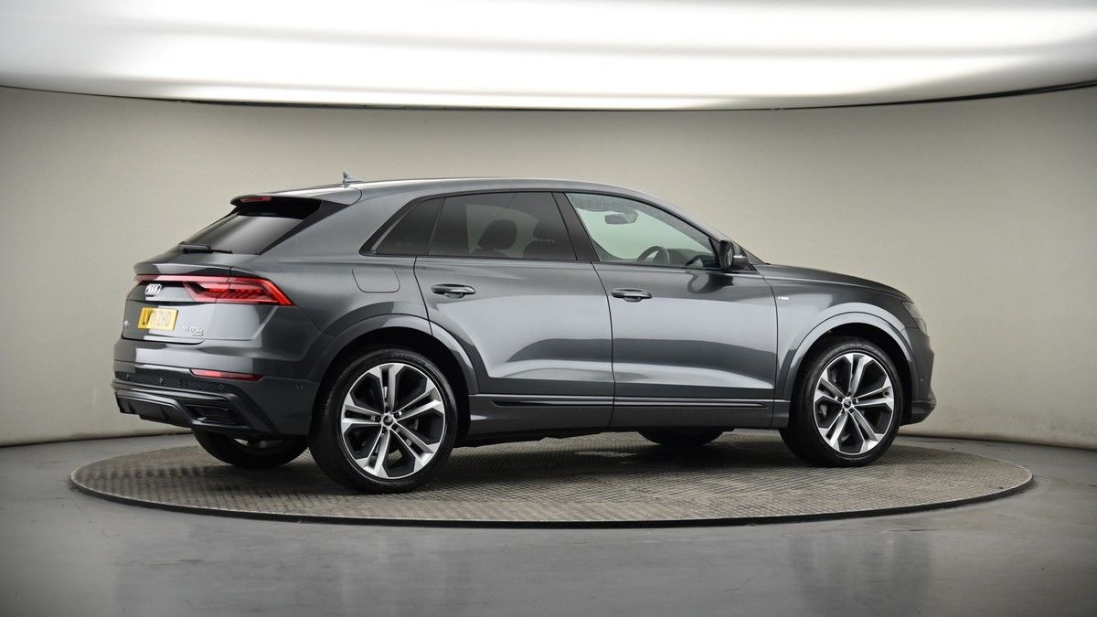 More views of Audi Q8