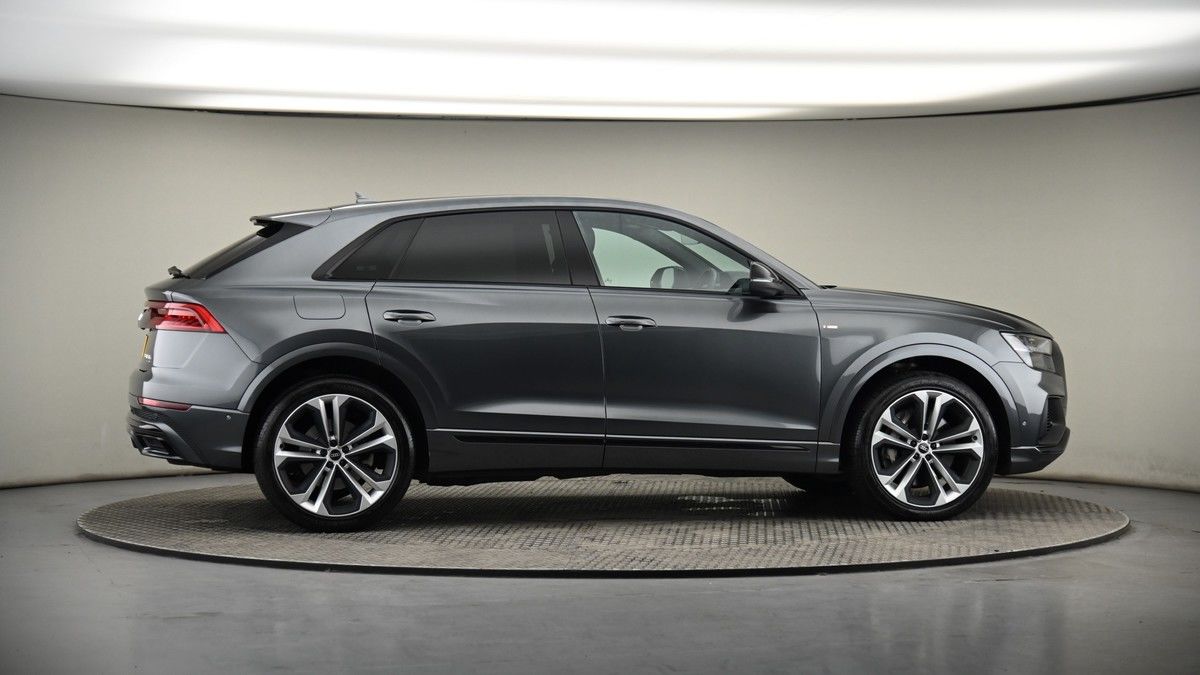 More views of Audi Q8