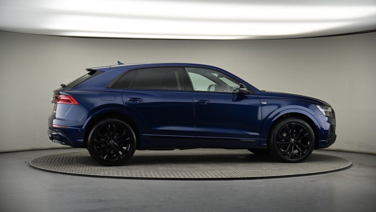 More views of Audi Q8