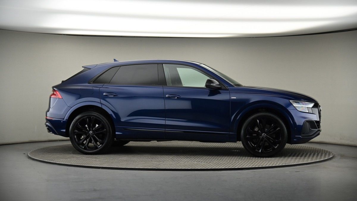 More views of Audi Q8