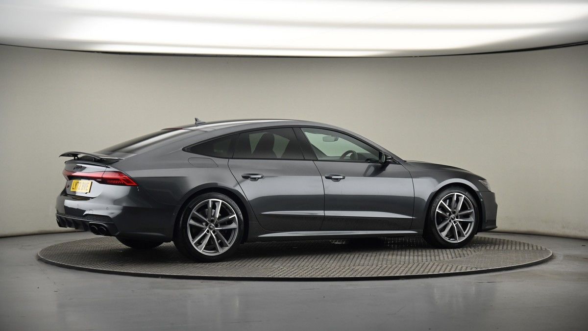 More views of Audi S7