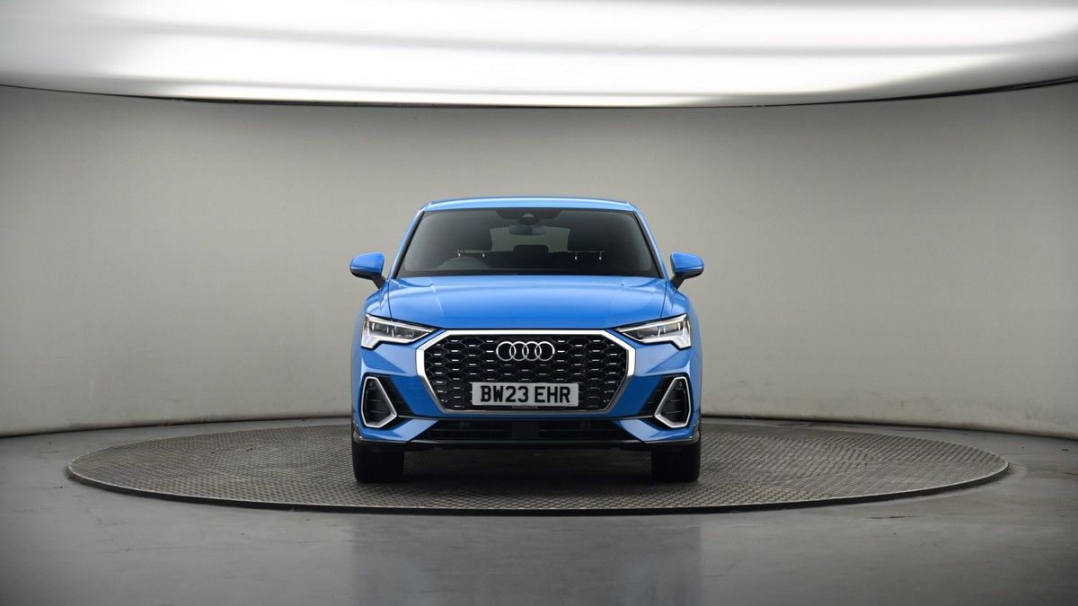 Audi Q3 Image 18