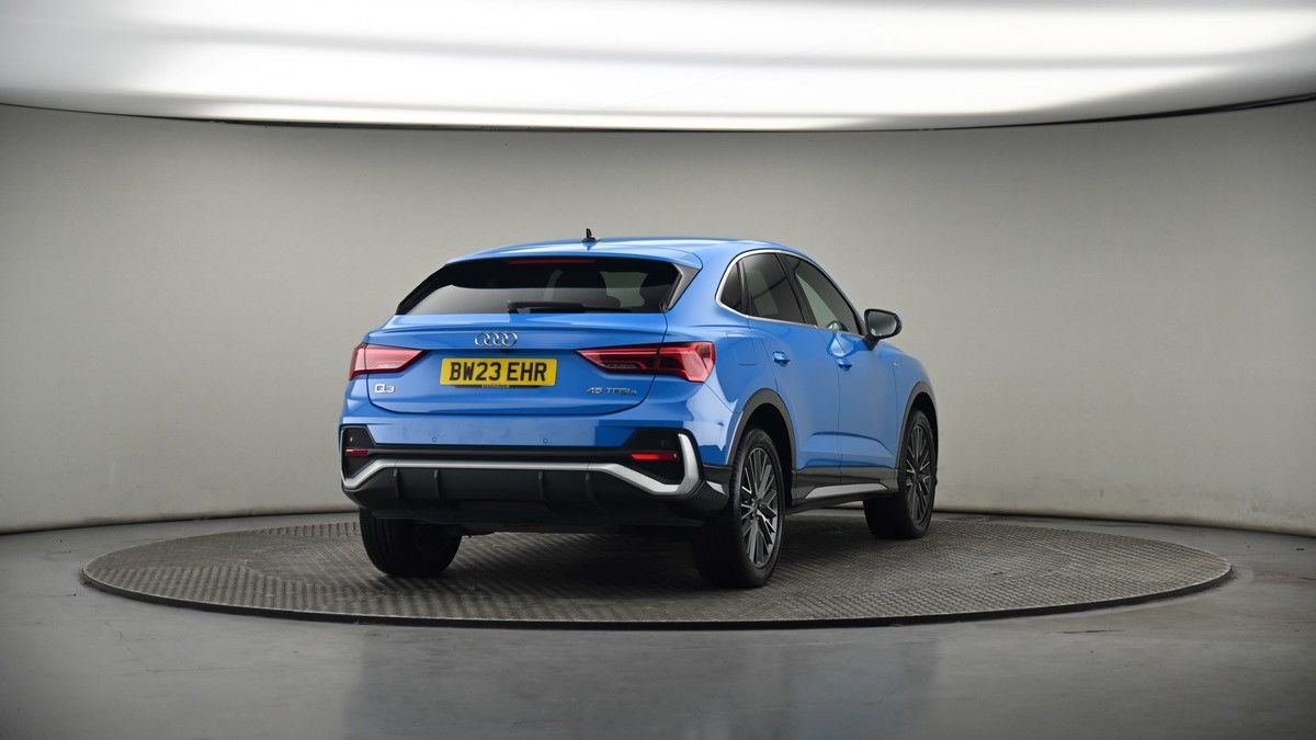 More views of Audi Q3