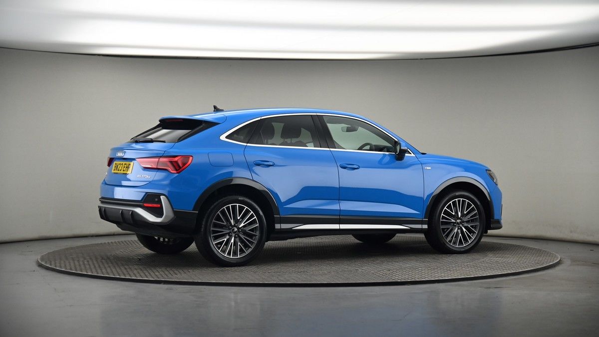 More views of Audi Q3
