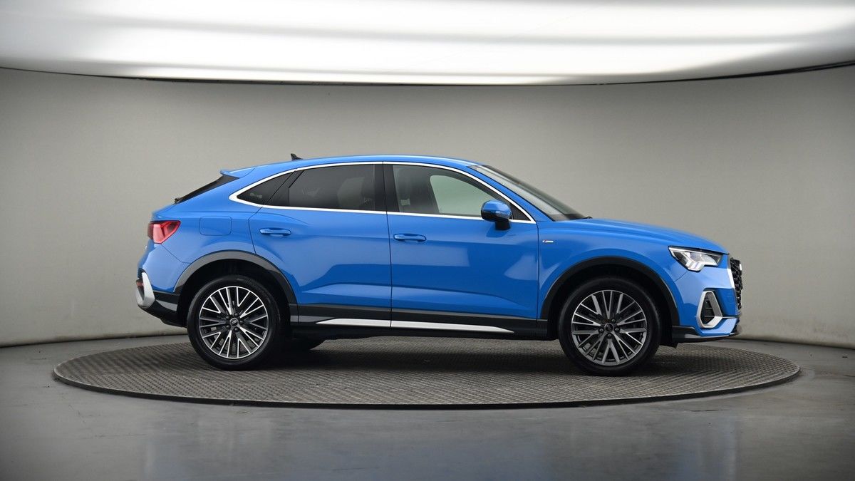 More views of Audi Q3