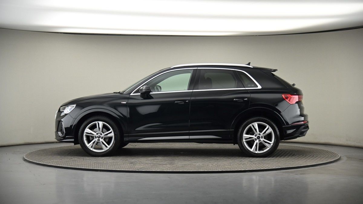 Audi Q3 Image 19