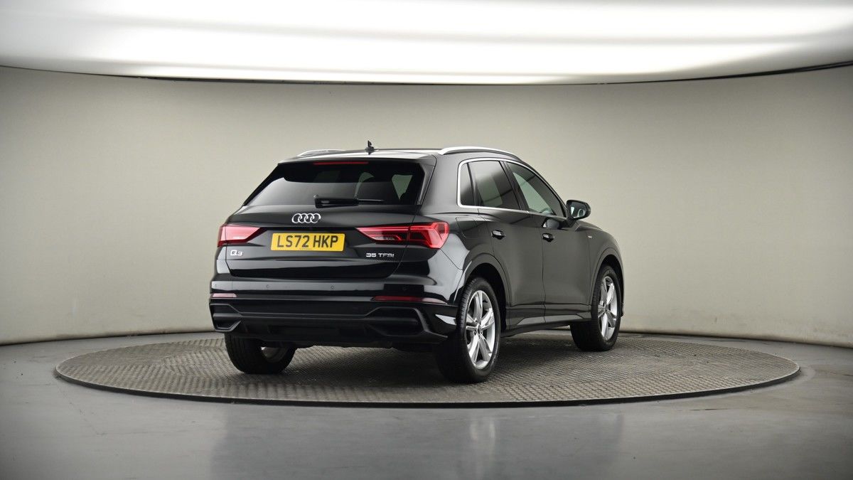 More views of Audi Q3