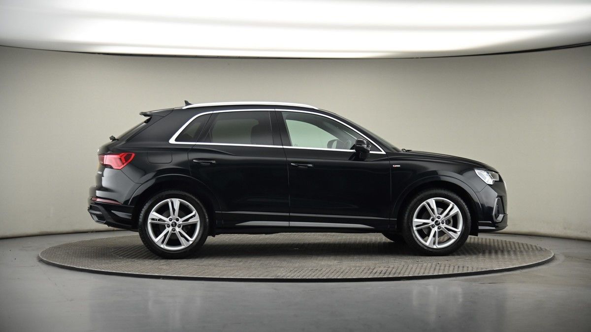 More views of Audi Q3