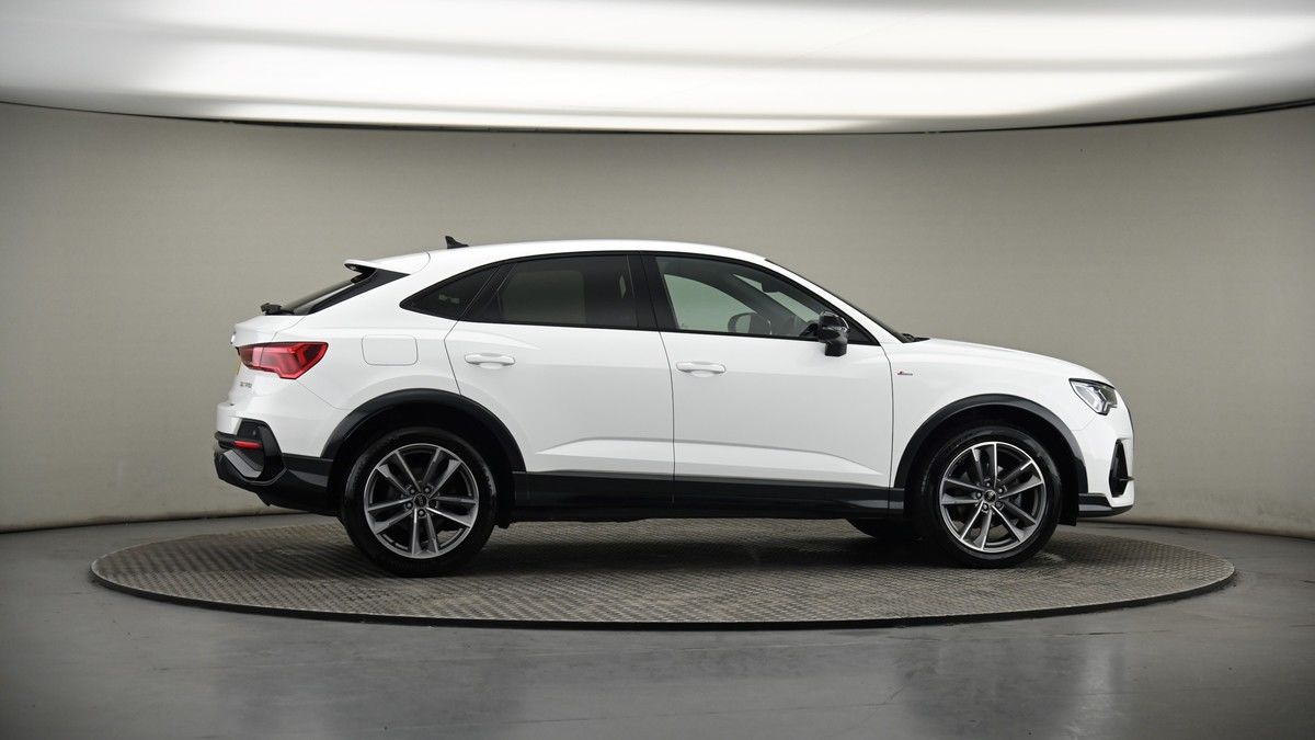 More views of Audi Q3