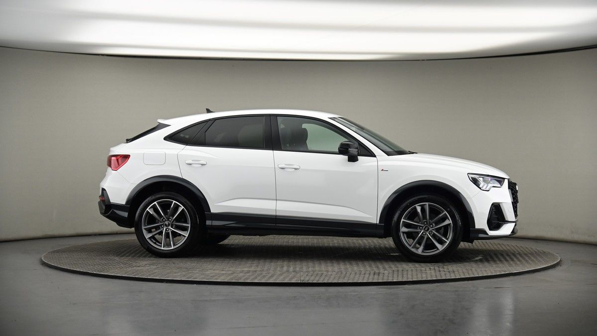 More views of Audi Q3