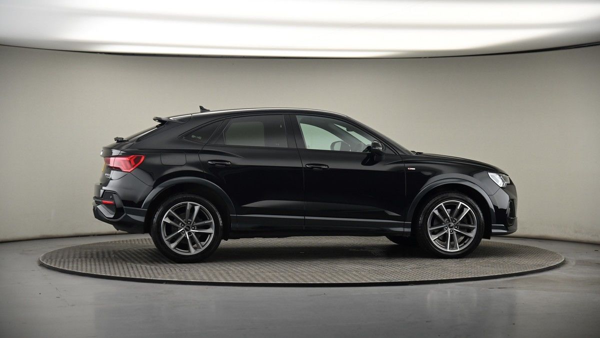 More views of Audi Q3