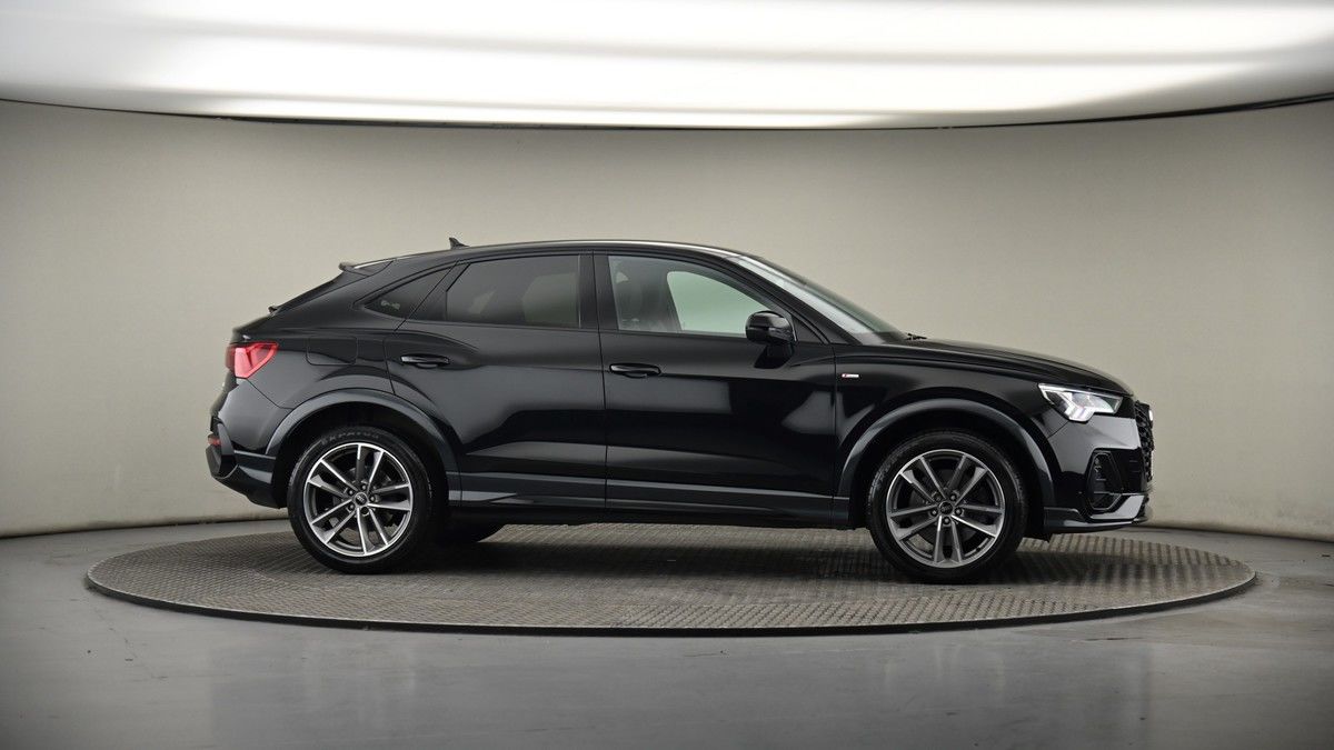 More views of Audi Q3