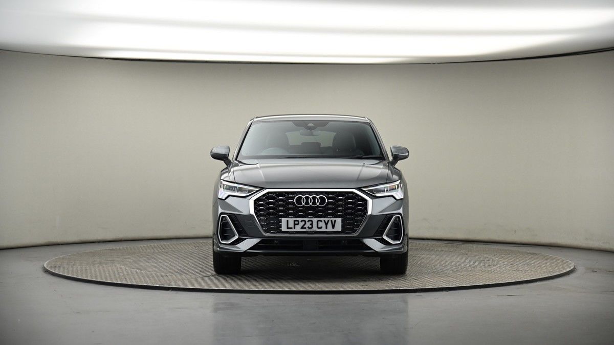 Audi Q3 Image 17