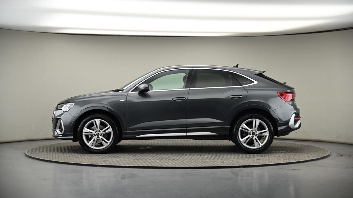 Audi Q3 Image 18